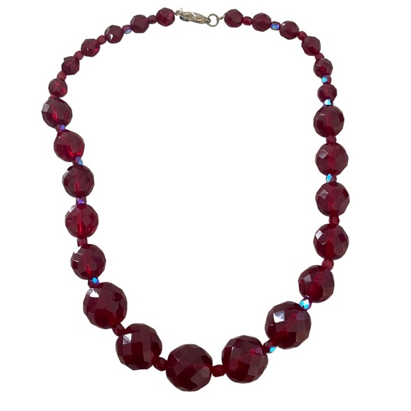 Cherry red 🍒 graduated crystal beads necklace faceted lovster clasp - Picture 3 of 8